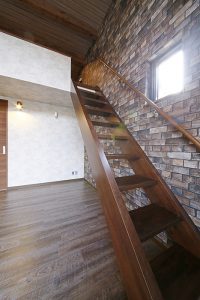 ブルックリンカフェ風アパートメント　ESPRESSO　階段